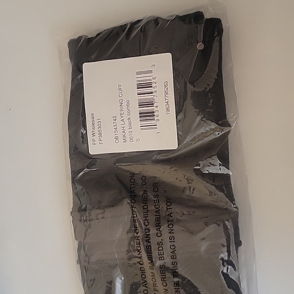 Free People Mikah Layering Cuff in Black Combo•S - Picture 13 of 13